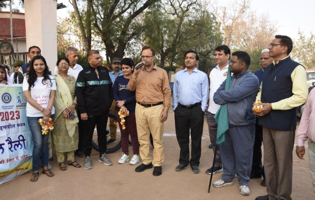 DholpurDm's tweet photo. अंतर्राष्ट्रीय महिला सप्ताह के तहत #Dholpur में बालिका साइकिल रैली निकाली गई।
रैली निकालने का उद्देश्य आमजन को बालिका सशक्तिकरण एवं पर्यावरण संरक्षण का सन्देश देना है।
#Rajasthan
@RajCMO
@DIPRRajasthan
#Dholpurmodel
@RajGovOfficial https://t.co/bsZmOZvWT6