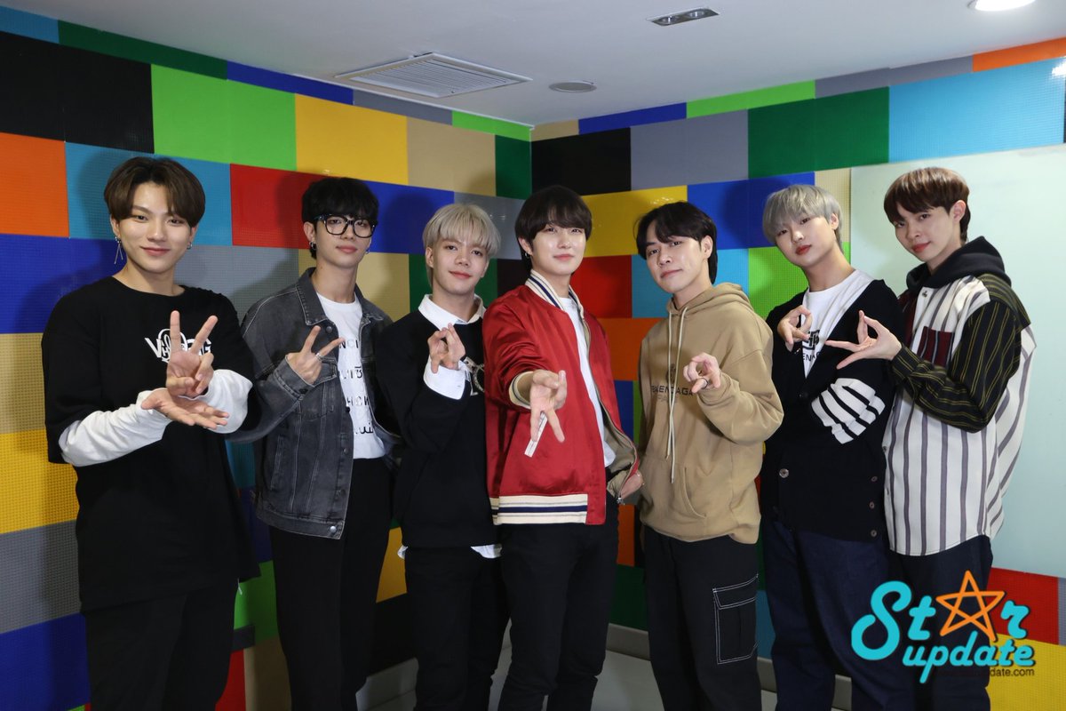 webstarupdate's tweet photo. [CLIP] 7 หนุ่มจาก 7Stars รวมกันเป็นหนึ่งมาเป็น "THE7" >>https://t.co/wUJW4Gy7Li
#THE7 #THE7_GETLOOSE #GETLOOSE https://t.co/DwzjzgBHDj