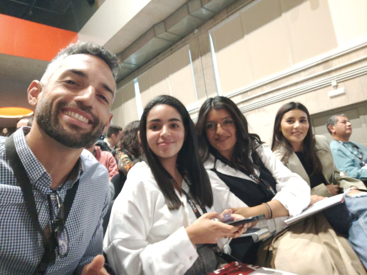 ismaelsondos's tweet photo. El equipo que ha salido. Bueno bueno.
@sicodeandres
@ENAEbusiness
#ENAEDM23 https://t.co/nFYgunsHUR