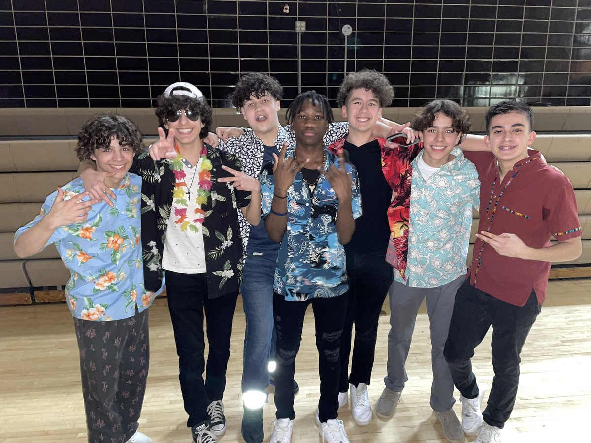 Thank you to all that came to thr Hawaiian mixer last night! Thank you to Resurrection, Trinity, Regina, and Josephinum for coming as well! #ShamrockPride