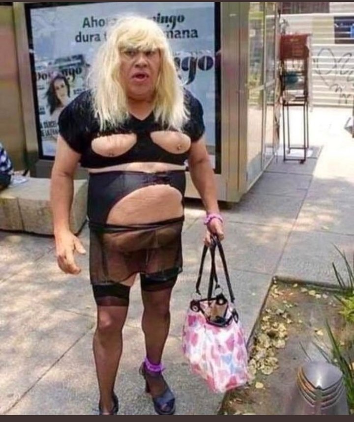 Si el examen de próstata es parte de tu chequeo de salud,  no eres mujer.

Si la vagina no te hace mujer, ¿por qué la falda, los tacones altos y un bolso sí lo hacen?

#LosTransNoSonMujeres

ASÍ DIOS MANDÒ.