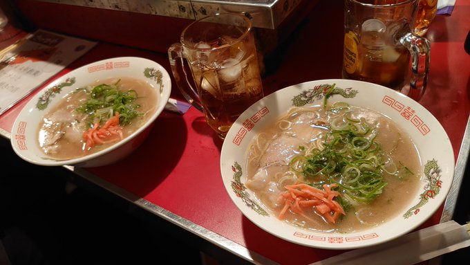 博多豚骨ラーメンズです 