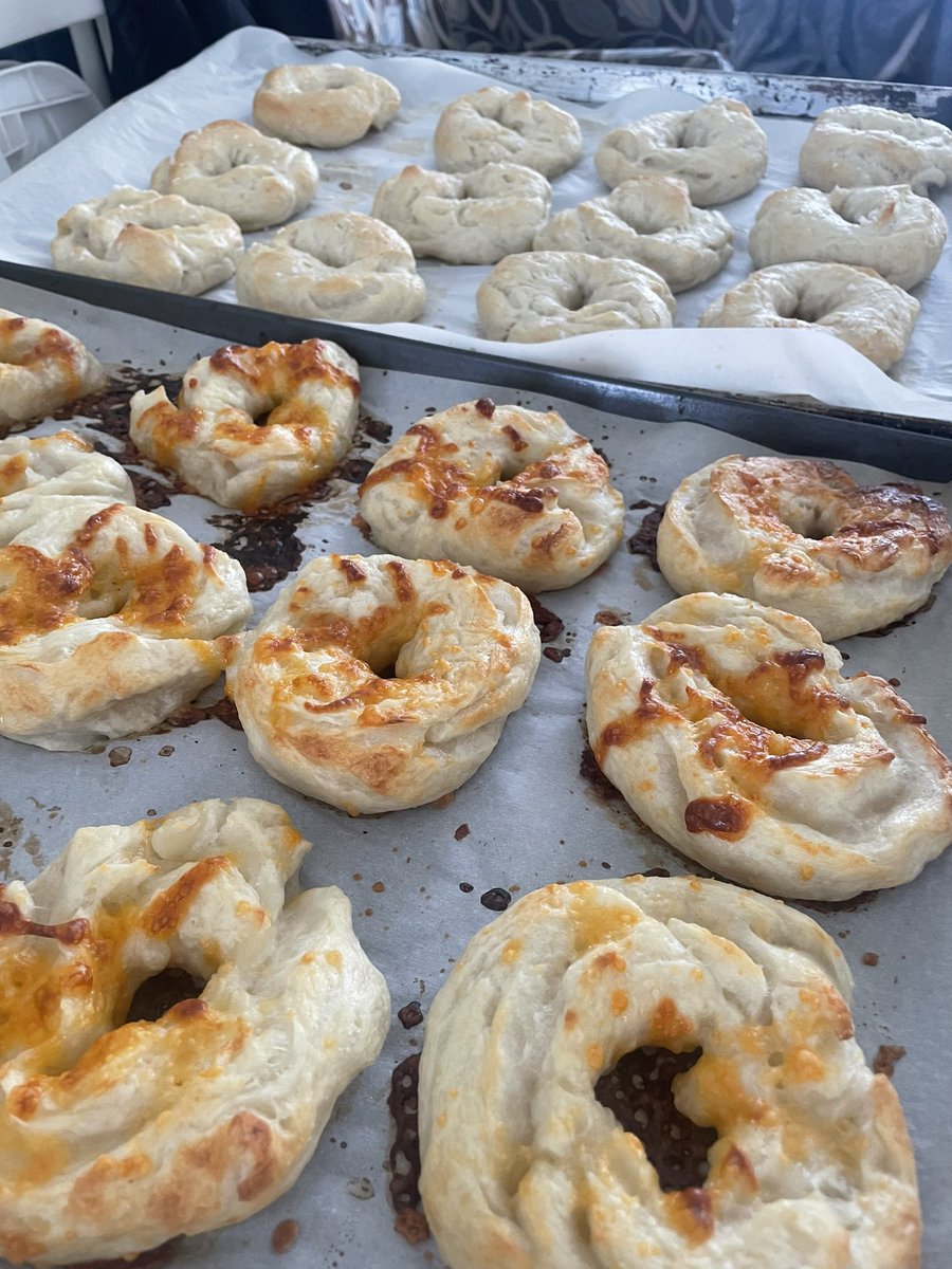 kurtarnold_kurt's tweet photo. Plain and cheese bagels ready to eat! #sourdough #bagels #saturdaybaking https://t.co/b6Jdb9Kt4i