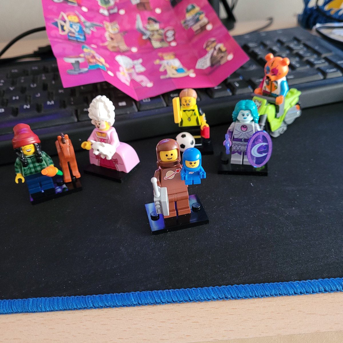 vituccio_01's tweet photo. Comprato per la prima volta le bustine minifigure solo per LUI https://t.co/WiRS0KwUL3