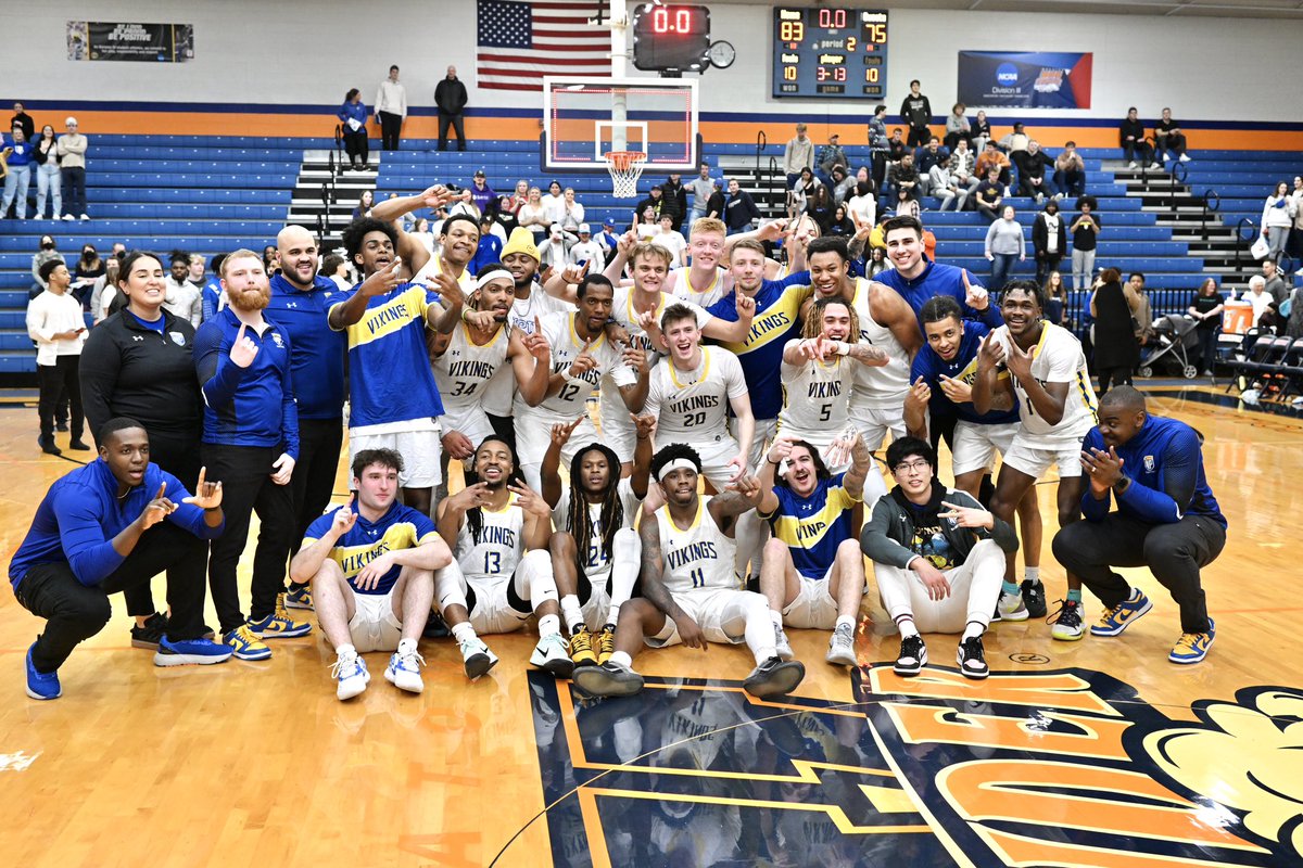 CoachSeanSmith1's tweet photo. Hard to put into words what an amazing experience it was coaching these young men this season. For a brand new team and a brand new staff this team has become a family quickly and I am forever thankful for the work and the foundation they have laid for our program moving forward. https://t.co/Qu1D8n1RsM