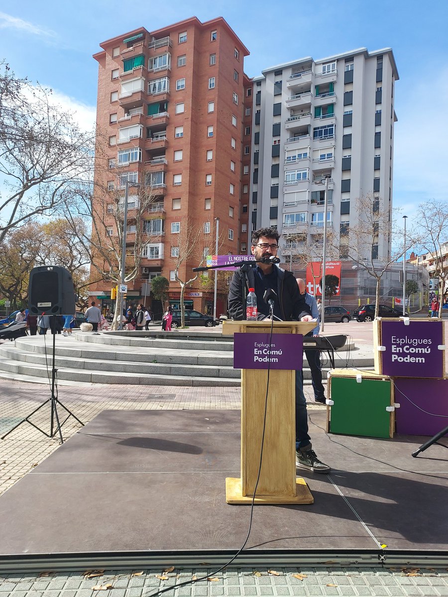 NuriaLozanoMont's tweet photo. A #Esplugues tenim projecte i una candidatura de superheroïnes de barri que el representa magníficament. Ha estat un plaer participar a l'acte de Presentació de les 5 Primeres de la Llista de @EsplEnComuPodem #SumatAlSentitComú https://t.co/XMRLOhCxyB