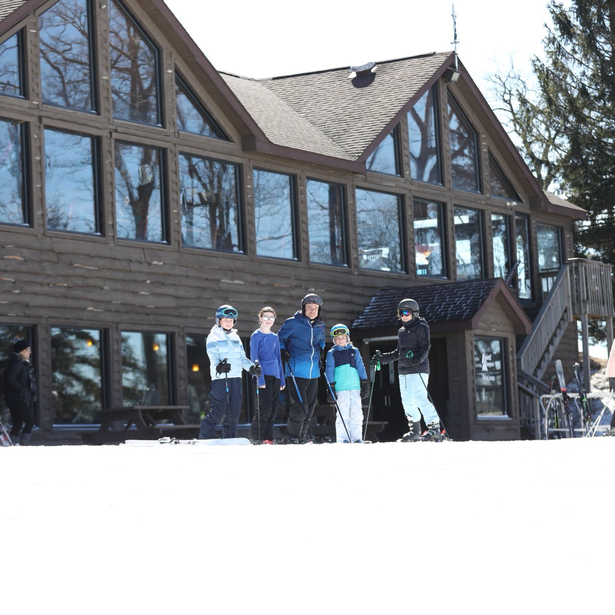 Laurel Mountain Ski tweet media