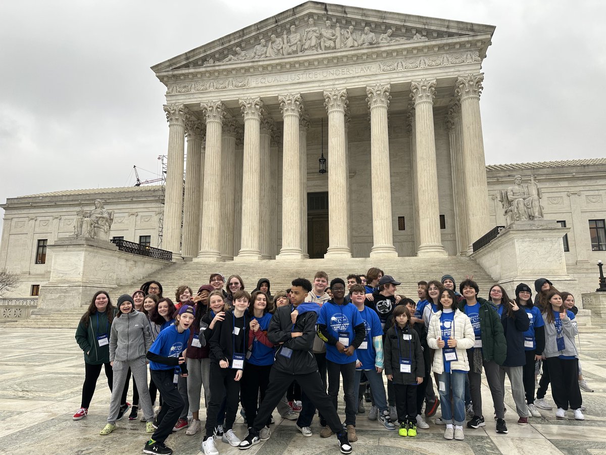 Lewis and Clark Middle School tweet media