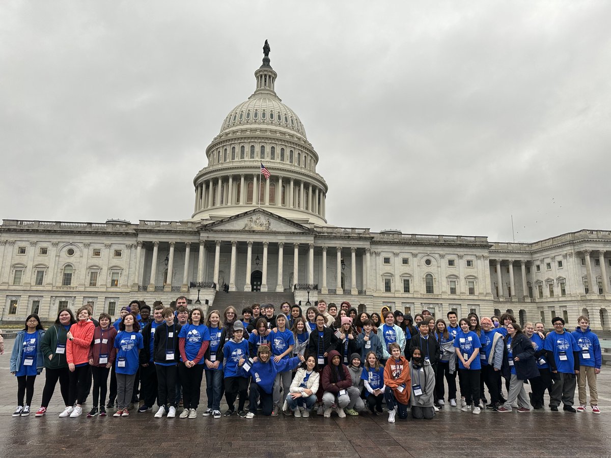 Lewis and Clark Middle School tweet media