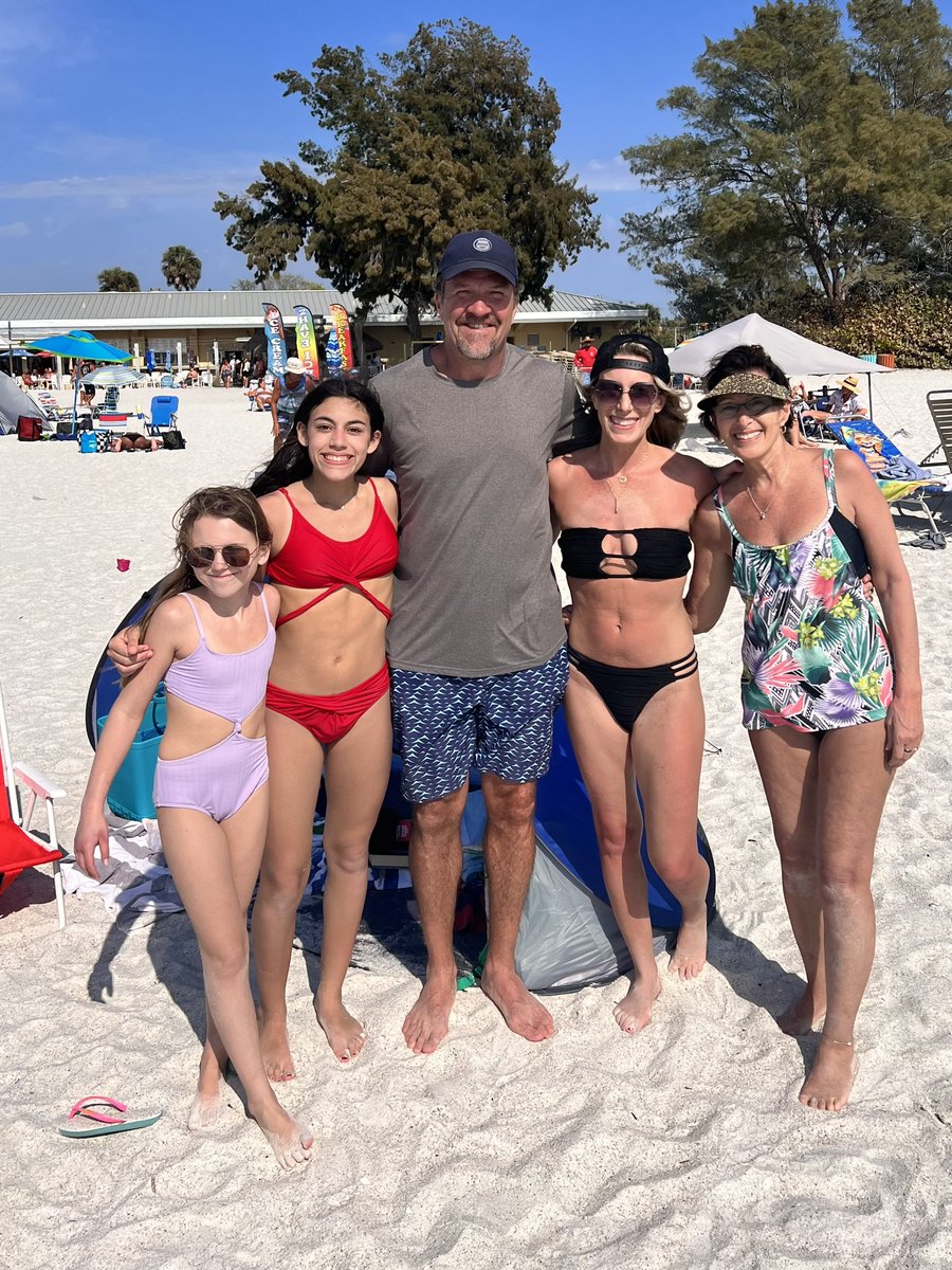 Kellywise22's tweet photo. Beach life with @Pirates John Wehner!! #LetsGoBucs #pittsburghpirates https://t.co/SYbQEVGN6F
