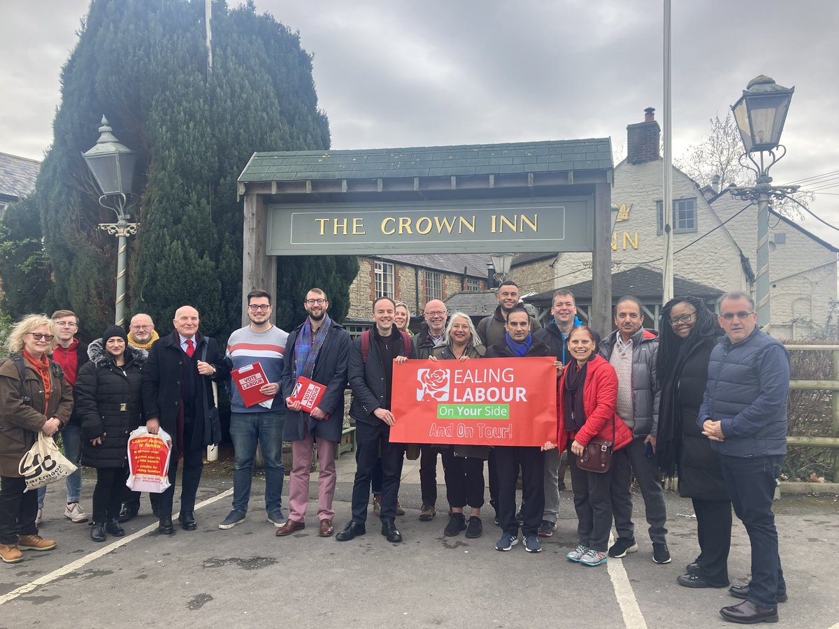 EalingLabour's tweet photo. The Ealing Labour Team are on tour today in Swindon. Great to be speaking to voters and hearing that so many are voting Labour! πΉπΉ
#EalingLabourOnTour https://t.co/bMNSvoIzdN