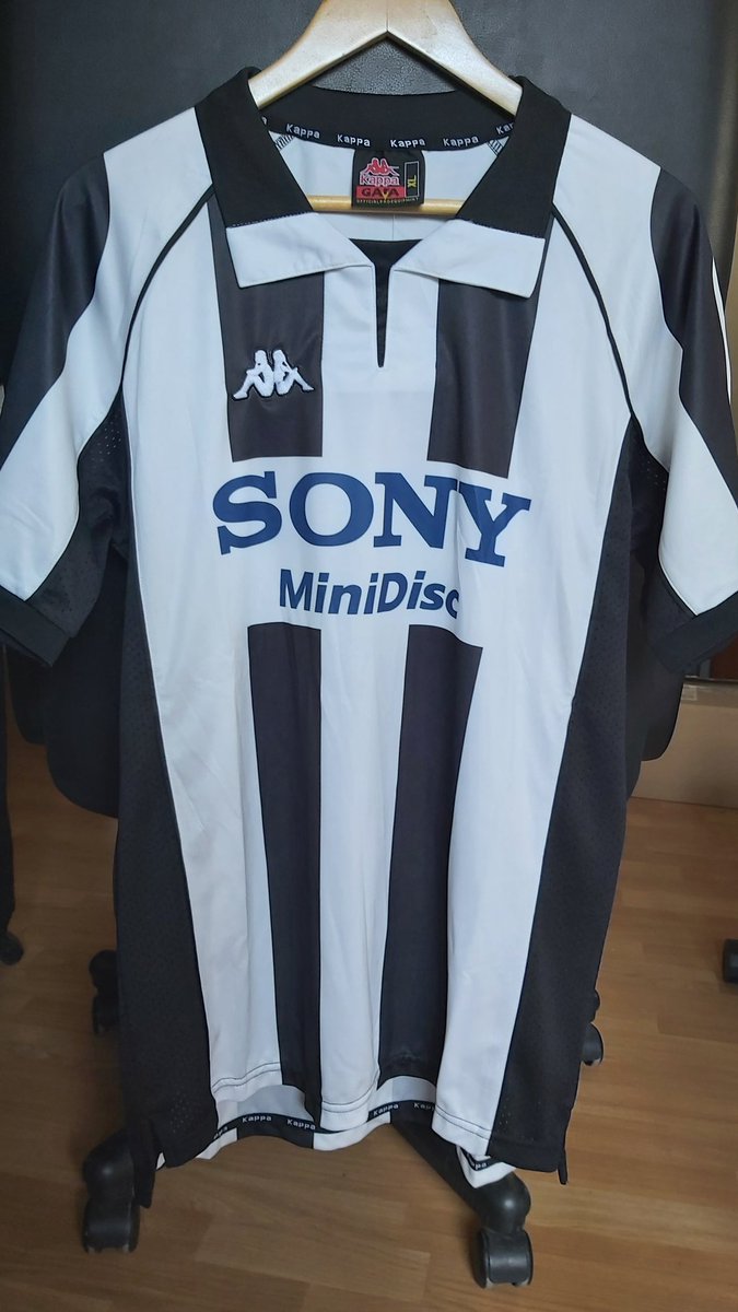 ᗩᖇTᗩ᙭ tweet media