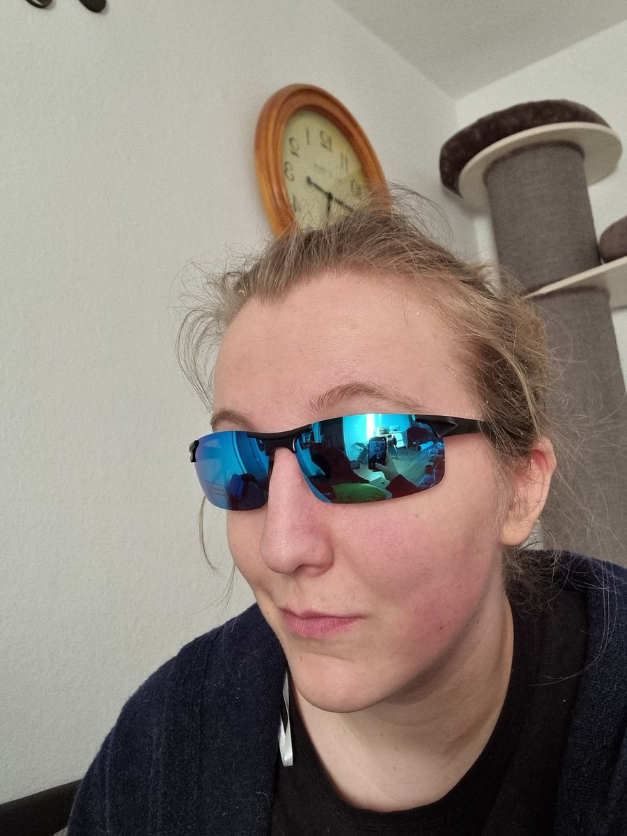 I'm on a secret mission, so I need sun glasses 🕶 👓