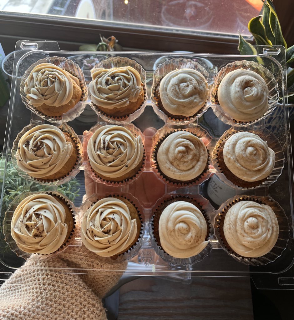 SATlVADIVA's tweet photo. posting pictures of my baking until I open my own bakery: a thread 👩🏽‍🍳 https://t.co/7iqcEP2aAO