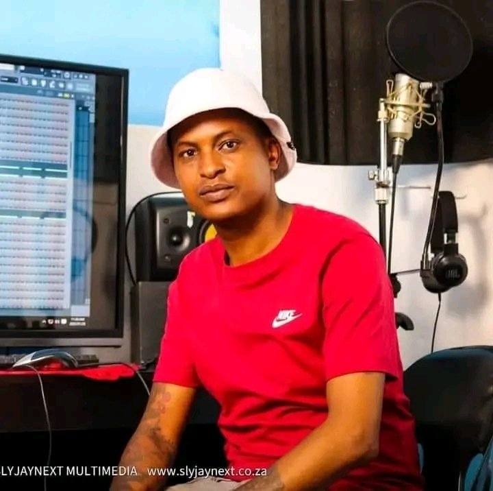 MonateReal's tweet image. #PowerWeekend 
@Powerfm987 
As #PowerWeekend groover on #PowerWeekend condolences to dj pencil friends n fam❤
@AB_Broadcast MY Chomi 📻🎶