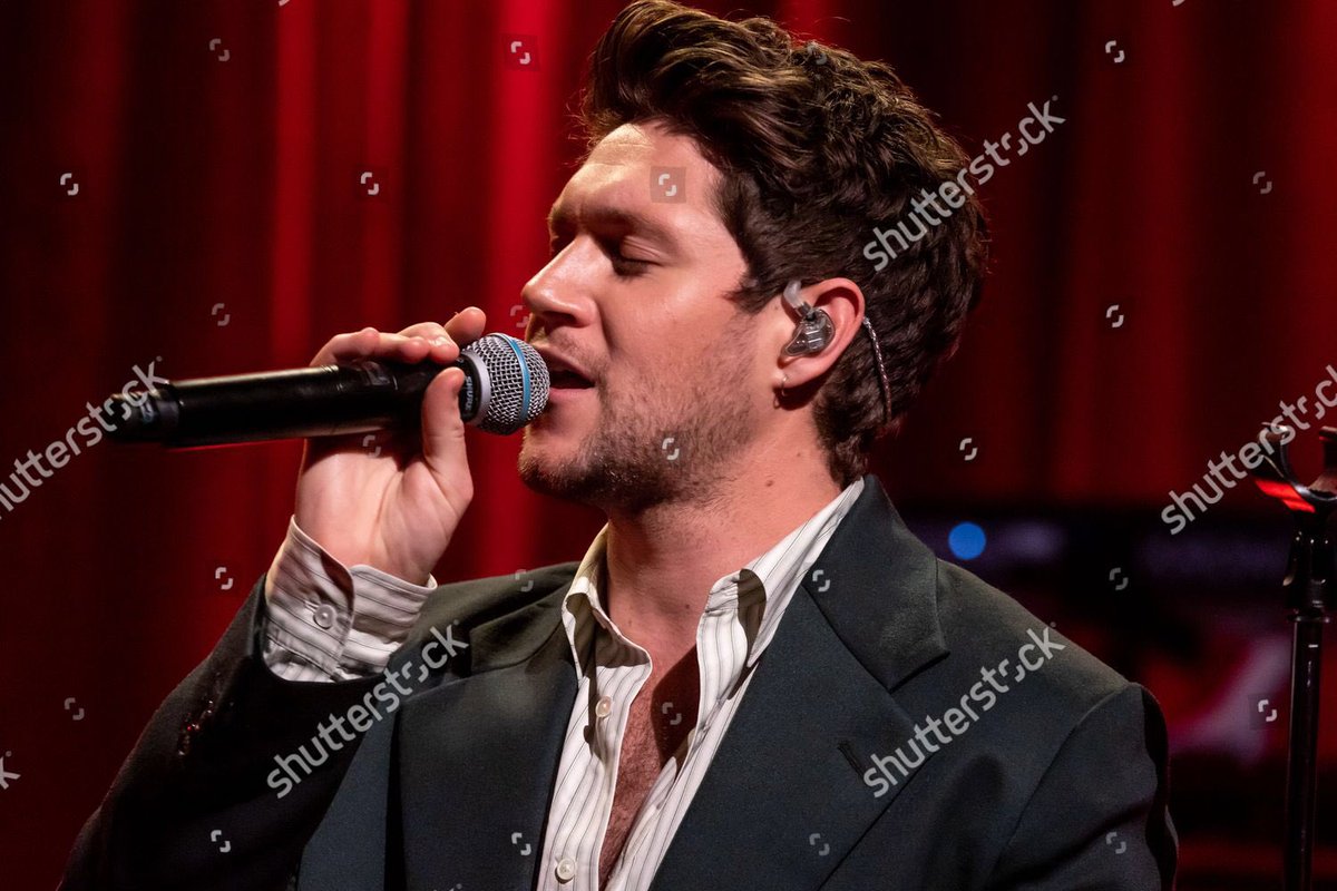 nhtoursmedia's tweet photo. 📸| Niall Horan en Jonathan Ross Show cantando Heaven!

via Brian J Ritchie / Hotsauce / Shutterstock https://t.co/zBNRWP3wMd