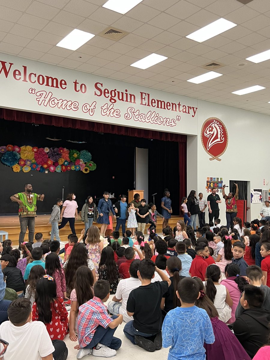 Kicking off Spring Break with an interactive performance! Loads of fun with Rhyme & Reason-A Poetic Celebration of Black History. @juanseguinhisd @Mayte_G_Olivo @wpineda30 @ZandraAguilar15 @HISDREADY2RISE