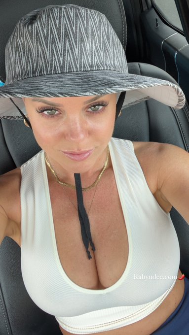 The eyes are very telling ☀️ . #rahyndeejames https://t.co/BK7lJYQSZY<a href="/tag/rahyndeejames"class="tags">#rahyndeejames</a>