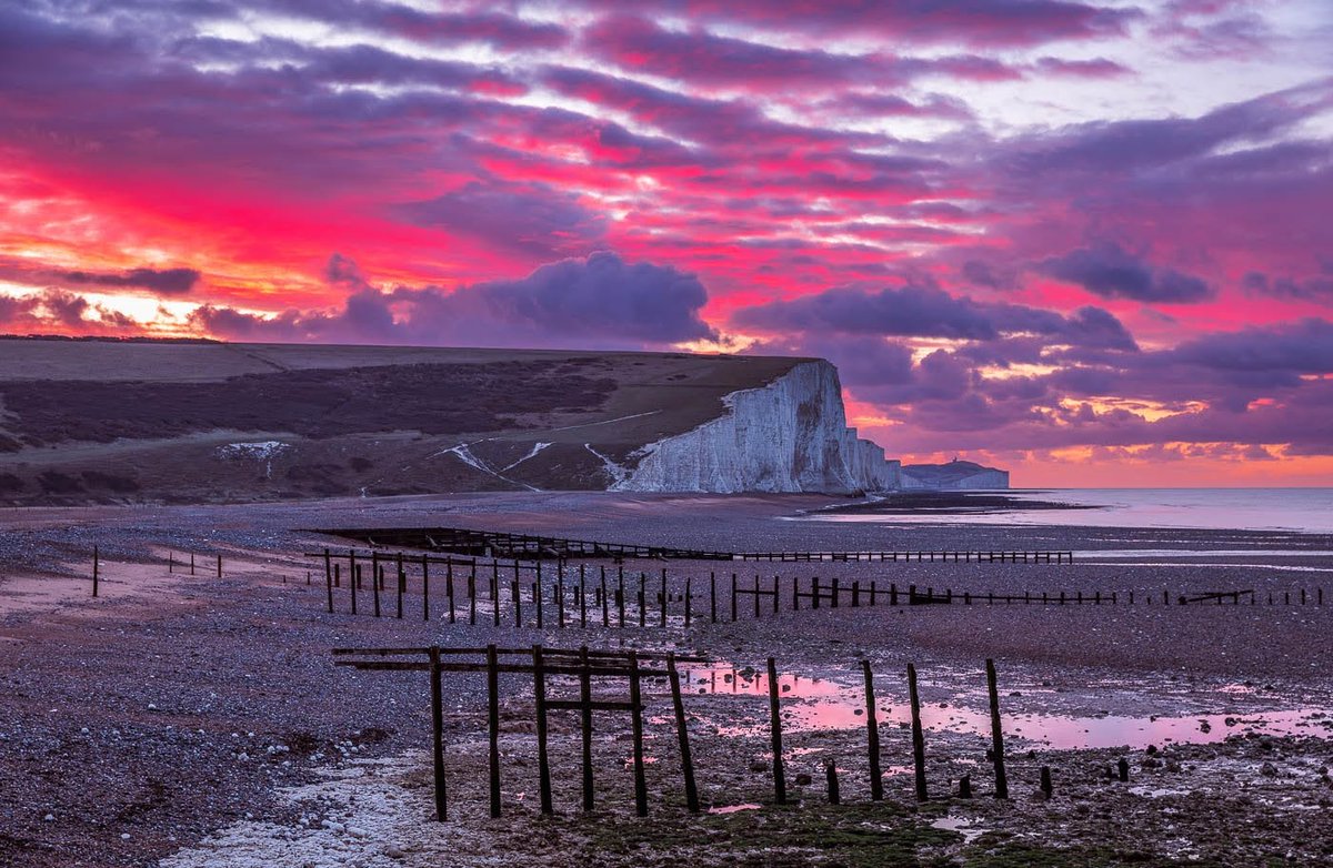 Dawn Cuckmere Haven

#cuckmerehaven 
#southdowns 
#southdownsnationalpark
#sevensisterscliffs