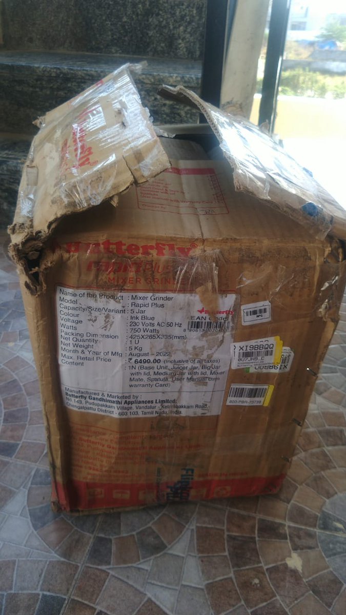 khemu_fs's tweet photo. @flipkartsupport  @_Kalyan_K Is this the level of online shopping come down to? After waiting for a week time I just received my surprise in damaged condition in dirty box. https://t.co/mFRDByWI4N
