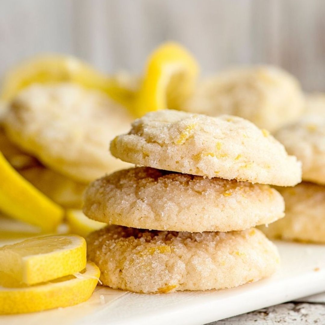 LOVE LEMON?  Lemon Olive Oil Sugar cookies made with Lemon Olive Oil are bursting with lemon flavor!  Chewy, soft, and dairy-free. 🍋 Get the recipe here. 👉 shopevoo.com/blogs/desserts…

#lemonoliveoil #oliveuscook #oliveoilcookies #shopevoo #recipeblog #downtownFranklin