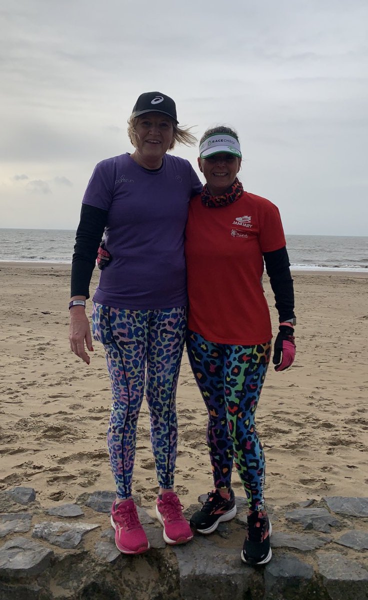 dulciedarling1's tweet image. Yayyyy my favourite day of the week, parkrun day! Gentle run on a rest day 🤪 very cold 🥶 &amp;amp; windy 🌬️ loving my new @happystrideuk leggings &amp;amp; a red T-shirt for #TwittaWinterChallenge #TWCstdavid  🏴󠁧󠁢󠁷󠁬󠁳󠁿❤️ #TWCstpatrick 🇮🇪💚#happystrides #visorclub #ukrunchat #loveparkrun