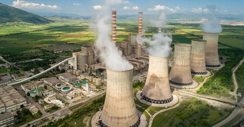 sole24ore's tweet photo. L’Unione europea elimina il nucleare dall’elenco delle tecnologie verdi strategiche https://t.co/NoLkVuJfQ8 https://t.co/SbOON0RcNP