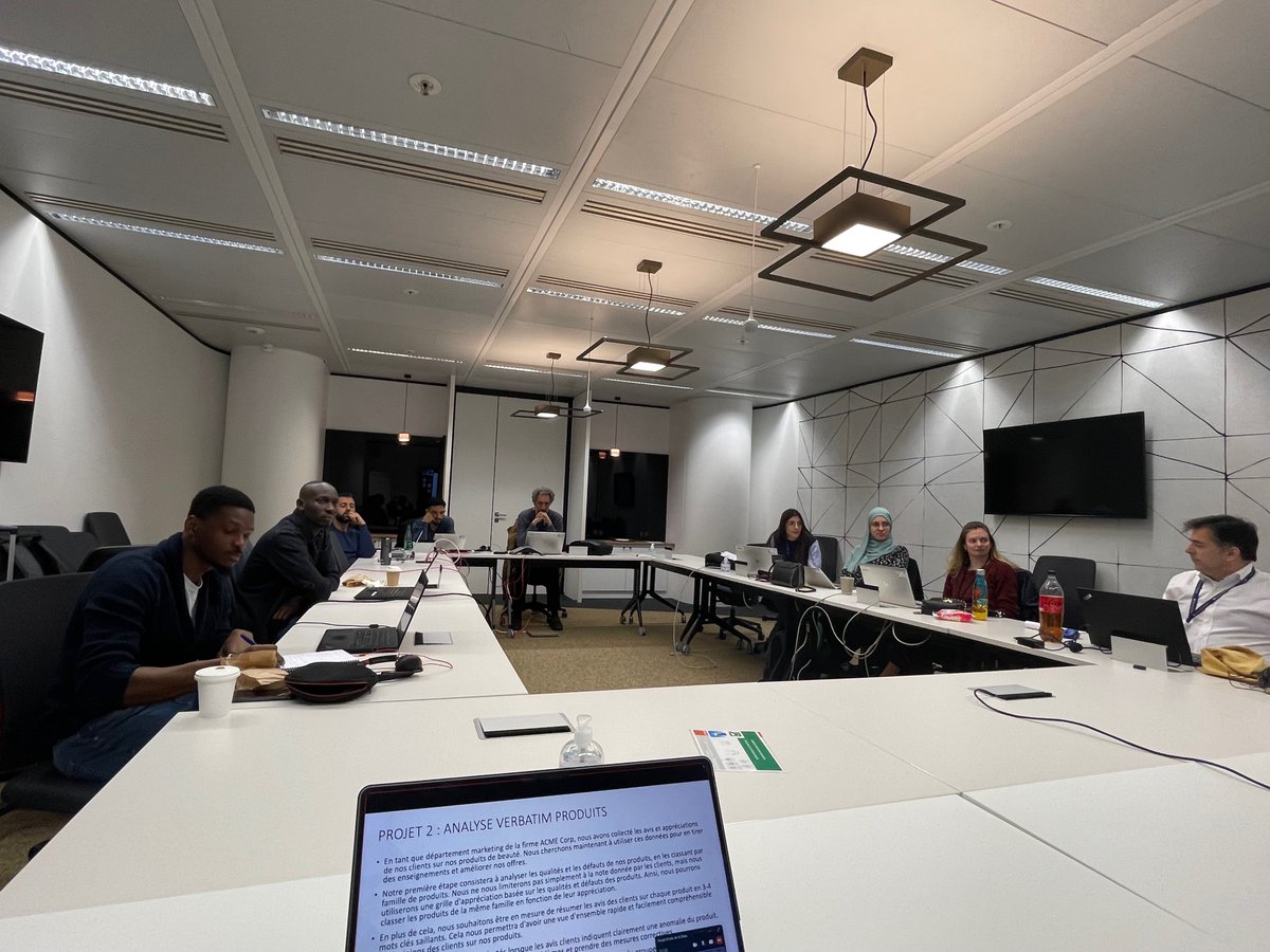 didier_gaultier's tweet photo. Hier, s'est tenue l'épreuve orale de l'Ecole de la Data et de l'IA #EdDIA de @BD_Group du groupe @orange avec la soutenance du premier projet de la filière #Senior #DataScientist de l'école.
Immense merci aux Jury @GolhenY Yann LeRoux Antoine Eric et bravo a tous les Lauréats ! https://t.co/WzRx7q4pvP
