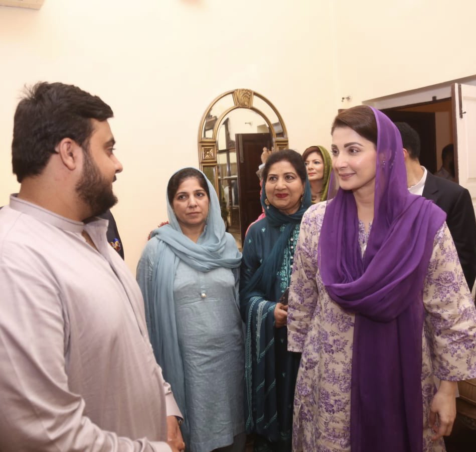 shargeel_1's tweet photo. With my leader @MaryamNSharif 🐅 https://t.co/h99uxQreng