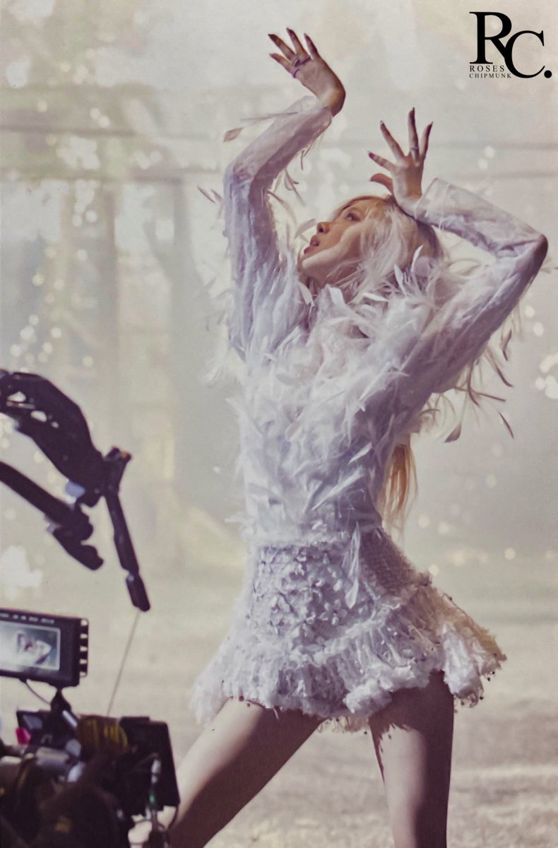 Never stop being proud of you 

ROSÉ SOLO ANNIVERSARY
#TwoYearsWithR
#챙더그라운드_이주년_축하해