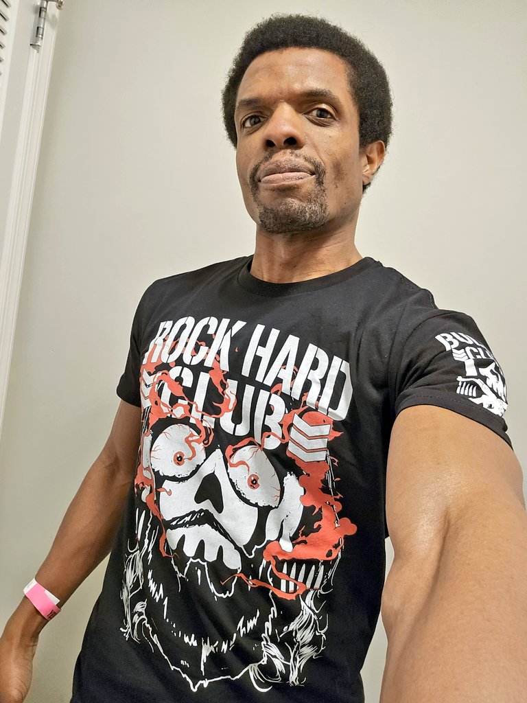 susd4life's tweet image. im glad to see juice robinson back on dynamite so i pulled this out. he mightve picked a fight with the wrong guy though...
#AEWDynamite #AEW
#pwtees #prowrestlingtees
#juicerobinson #bulletclub #rockhardclub