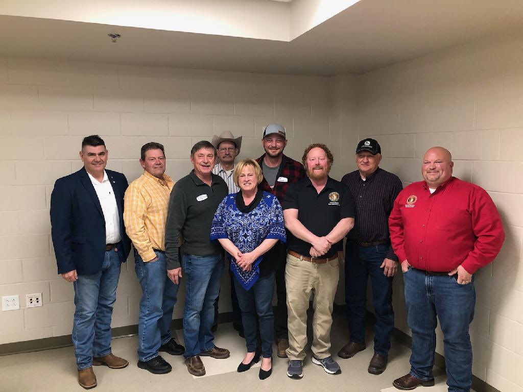 Rep_BennieCook's tweet image. Friday, State Senator Karla Eslinger, Missouri State Representative Ron Copeland, State Representative Travis Smith &amp;amp; I met with the South Central Missouri Commissioners Association. 

#moleg
#hd143