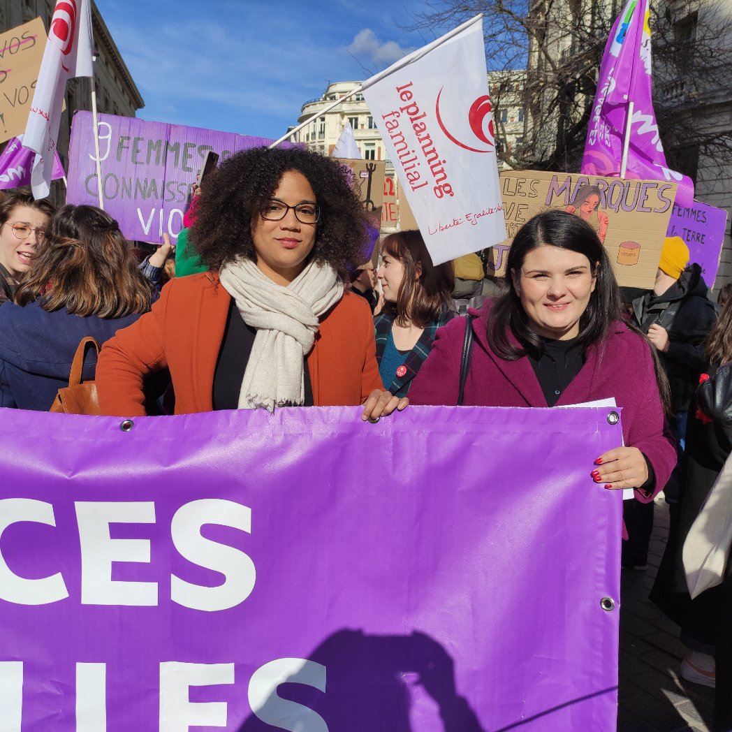 steph_bocquet's tweet photo. #DroisDesFemmes
#Waiting4 la manif contre la réforme des retraites !
#Convergence #Lille
#64ansCestNon https://t.co/gQkCNTl8Qi