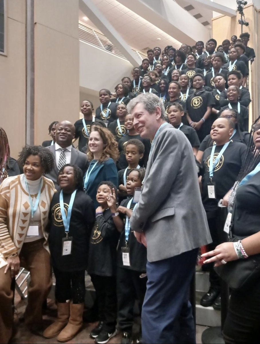 Wishing over 100 DPSCD students good luck as they compete in the Queen City Classic Chess Tournament in Cincinnati.  Special shout out to <a href="/DpscdVernor/">Vernor Elementary School_DPSCD</a> students.  Bring the trophy home! <a href="/Detroitk12/">DPSCommunityDistrict</a>