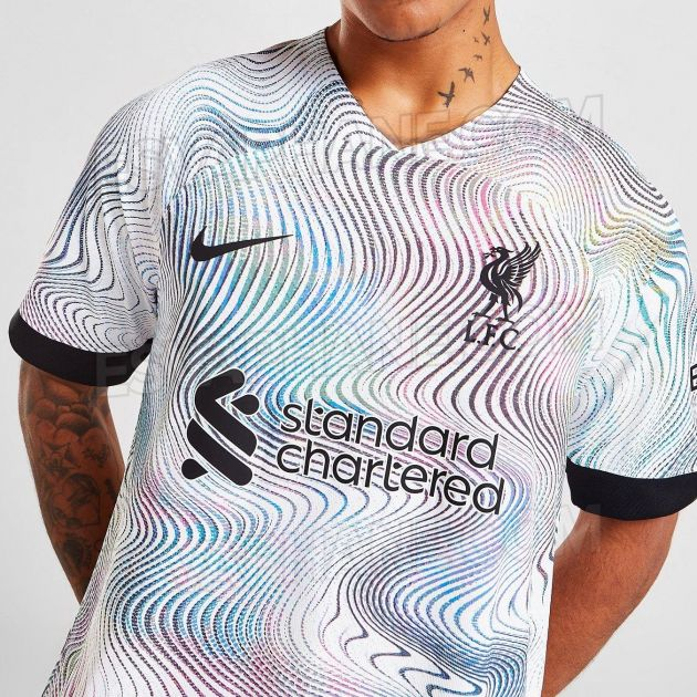 Throw this kit in the bin and never wear it again <a href="/LFC/">Liverpool FC</a>
