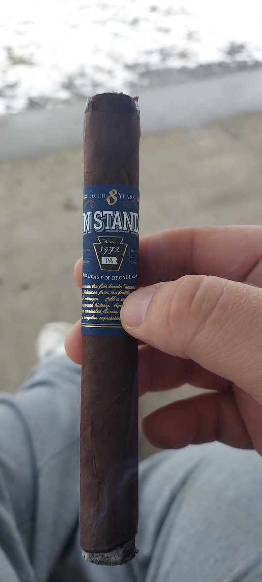 csb329's tweet photo. Saturday morning #LeafAndBean hope everybody has a great weekend! #OGMisfitGang #NeverARepeat #CigarSniffers #NobodyAsked #H8erHashtags did I forget any @WilliamCigar1 ??🤣🤣🤣 https://t.co/QKqiEeGNZy