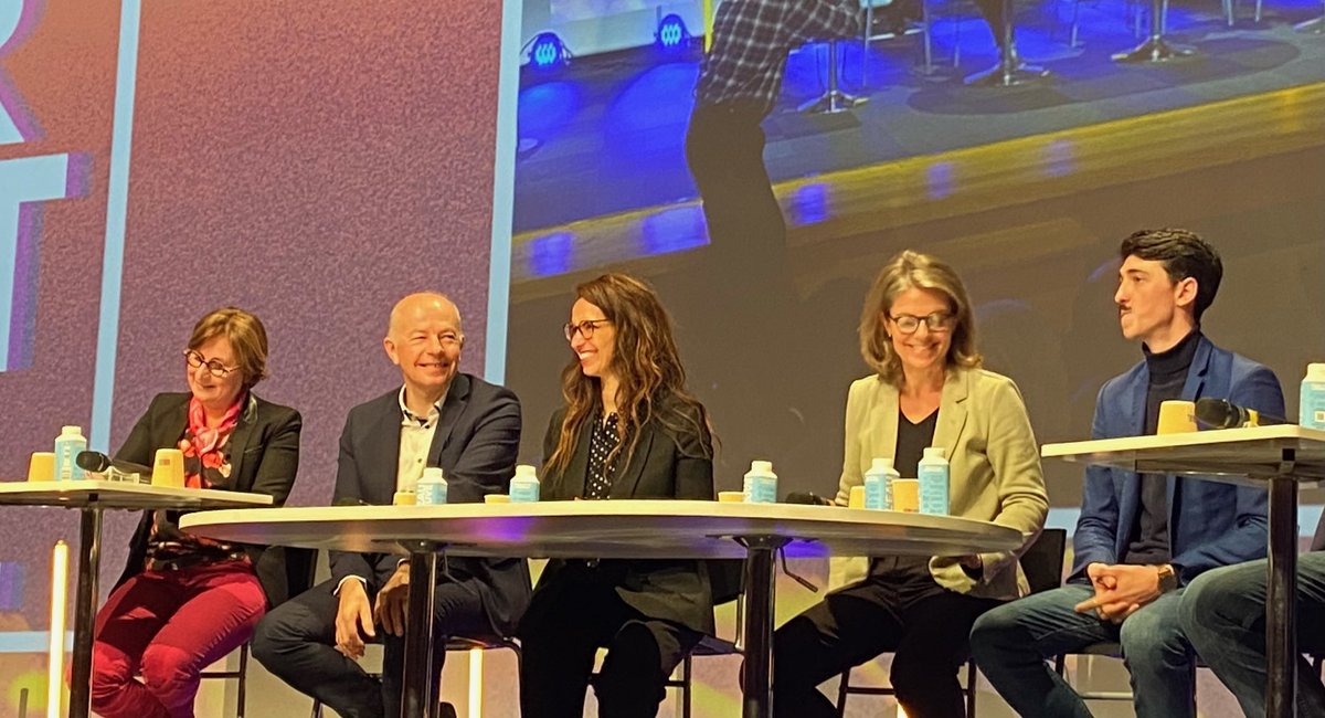 Michel_MENARD's tweet image. J'ai répondu à l'invitation #PRG qui tient son 103e congrès national. Toujours heureux d’échanger avec un partenaire historique des combats socialistes. Les Français ont besoin d’une alternative à la politique du gouvernement. A la gauche de relever ce défi #Labège #HauteGaronne