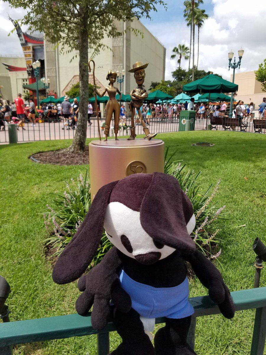 eowyn35's tweet photo. "Some solid friendscl celebrate #WDW50thAnniversary at #HollywoodStudios."
#AdventuresOfOswald https://t.co/l4a5wJnQrd