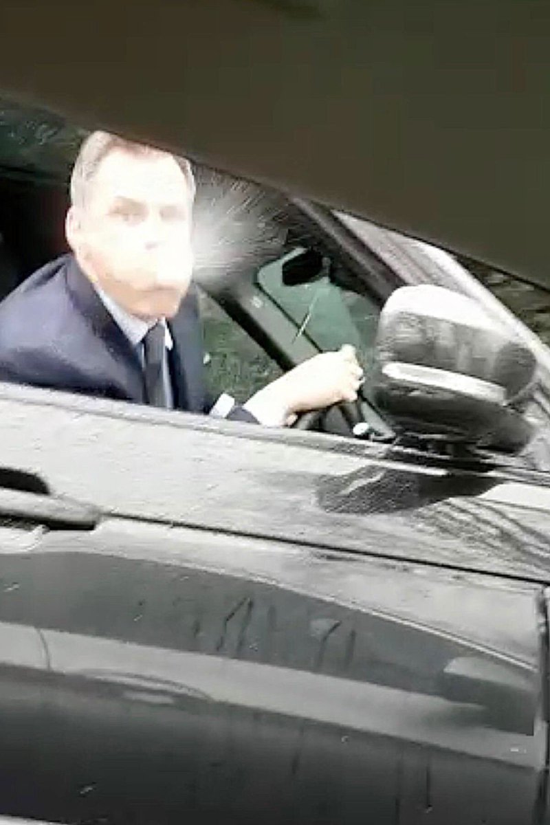 ____R9____'s tweet photo. @GNev2 Get back in your box https://t.co/KbRB04NR7J