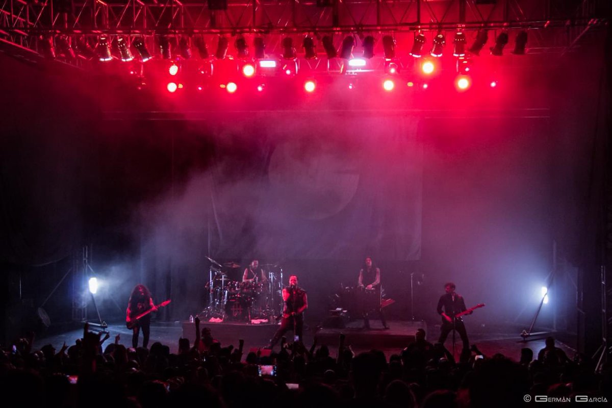 moonspell's tweet photo. Mexico número uno 

🇲🇽🐺

Gracias a la manada 

Seguimos para Cuernavaca 🌹 https://t.co/ZDvBIj4lIj