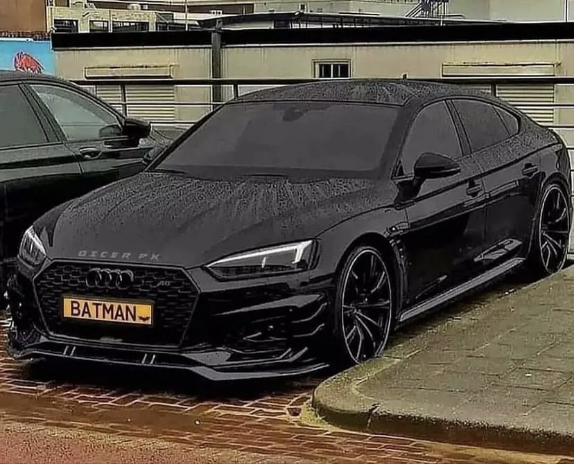 lifegoals's tweet photo. Batmobile 🦇 https://t.co/Og3GZgSUFM