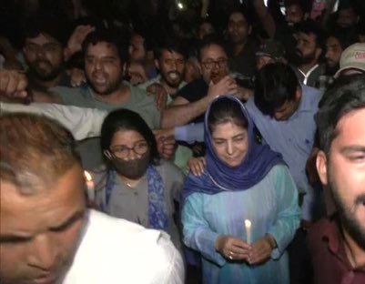 GulistanNewsTV's tweet photo. Jammu and Kashmir | PDP chief Mehbooba Mufti joins JKSSB Aspirants' candle march, in Jammu, regarding their demands related to the exam. https://t.co/tFMutM5Txl
