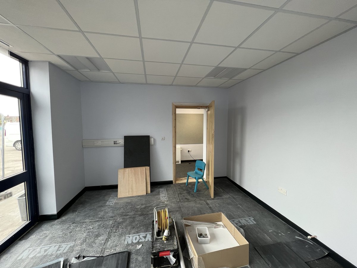 WeAreCastleway's tweet image. Another day and another brand new doorway in to a brand new room at Castleway! The refurbishment works are continuing at great speed. #WeAreGrowing #WeAreChanging #WeAreCastleway