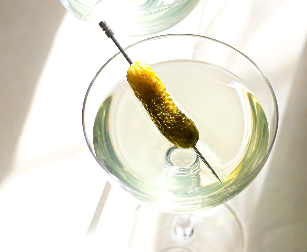 Savory cocktails FTW. 🤩 heartbeetkitchen.com/dill-pickle-ma…