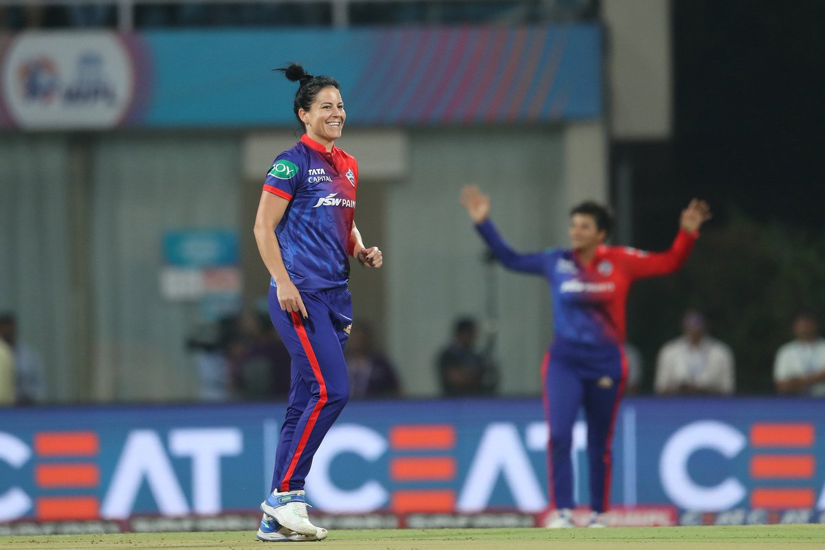 Sportsbuzinfo's tweet image. First Tara Norris picks 5-fer.
•Now Marizanne Kapp picks 5-fer.

Delhi Capitals only team their two players have picked 5-wicket hauls in WPL 2023.

#WPL #DelhiCapitals #Kapp #Norris #CricketTwitter