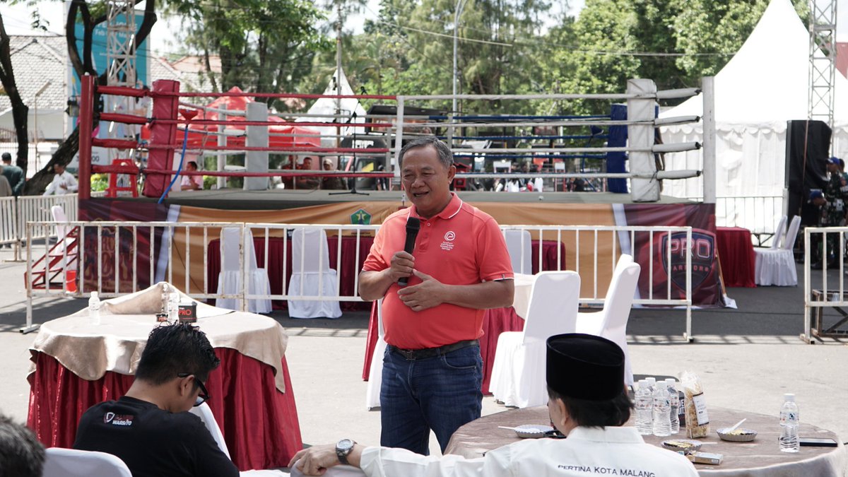 ganipwarsito86's tweet image. "Saya saat itu berharap, Malang bisa kembali menjadi barometernya tinju Indonesia, yang bisa melahirkan Wongso Suseno, Monod, Jauhari, yang merupakan atlet-atket tinju yang bisa mengharumkan nama Indonesia di kancah internasional,” 
#ganipwarsito #kabarmalang #prowariors