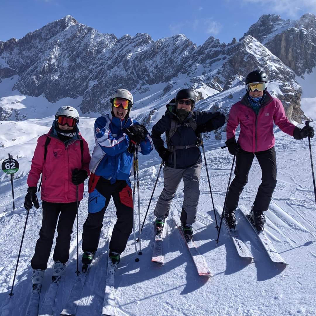 Rep Resort Round Up! 

Your weekly dose of member skiing inspiration is here! We are loving these pictures from our reps in the resort! 

Find out more about the rep service here: skiclub.co.uk/ski-club-reps

#SCGB #SkiReps #ResortReps #SCGBReps #Skiing #Snowsports #SkiHolidays
