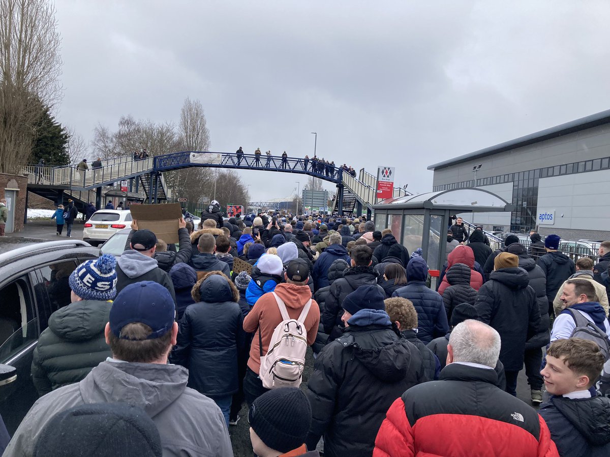 DeanoTheBaggie's tweet photo. Brilliant turn out, well done everyone. @action4albion #WBA #WBAHUD https://t.co/Ylu0Y8codN