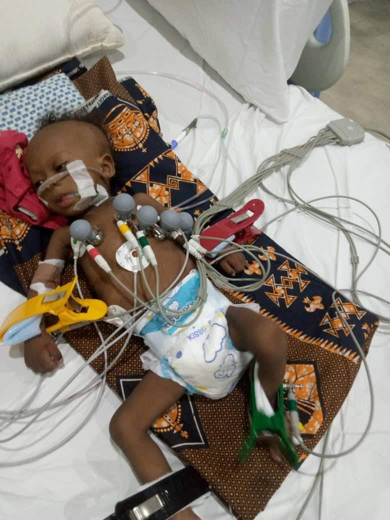 My_Omolola's tweet photo. @aproko_doctor @rudeboypsquare @VictorIsrael_  @SavvyRinu @Gistloversblog1 
This is Mrs Onyinye Iyke Chris and her husband Prince Iyke Uduekwe only son whose less than a year old and has been diagnosed WITH "HOLE IN THE HEART" since last year. https://t.co/dUC7sw83YR