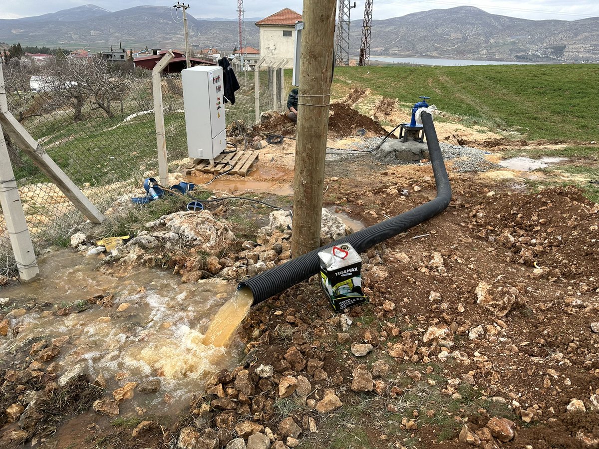 Tokat Valiliği (@tokatvaliligi) on Twitter photo Balkar Beldesi’nin su problemi çözülüyor.
Valimiz <a href="/numanhatipoglu/">Numan Hatipoğlu</a>, Balkar Beldesi'nde su ihtiyacını karşılamak için devam eden sondaj çalışmalarını yerinde inceledi.
📍Gölbaşı Balkar Beldesi’nin su problemi çözülüyor.
Valimiz <a href="/numanhatipoglu/">Numan Hatipoğlu</a>, Balkar Beldesi'nde su ihtiyacını karşılamak için devam eden sondaj çalışmalarını yerinde inceledi.
📍Gölbaşı